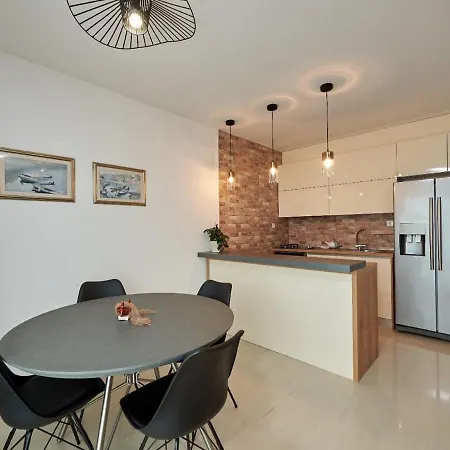 Enticing In Near Seabeach Trogir