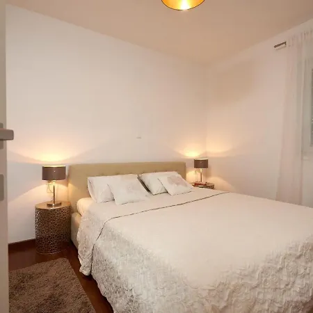 Holiday home Enticing In Near Seabeach Trogir