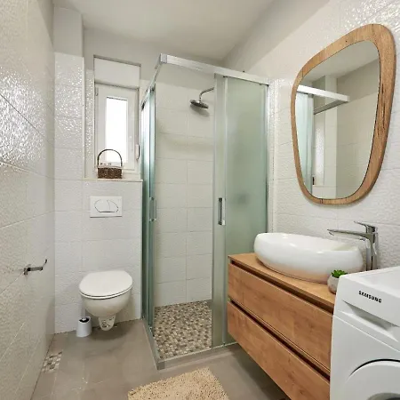 Enticing In Near Seabeach Trogir